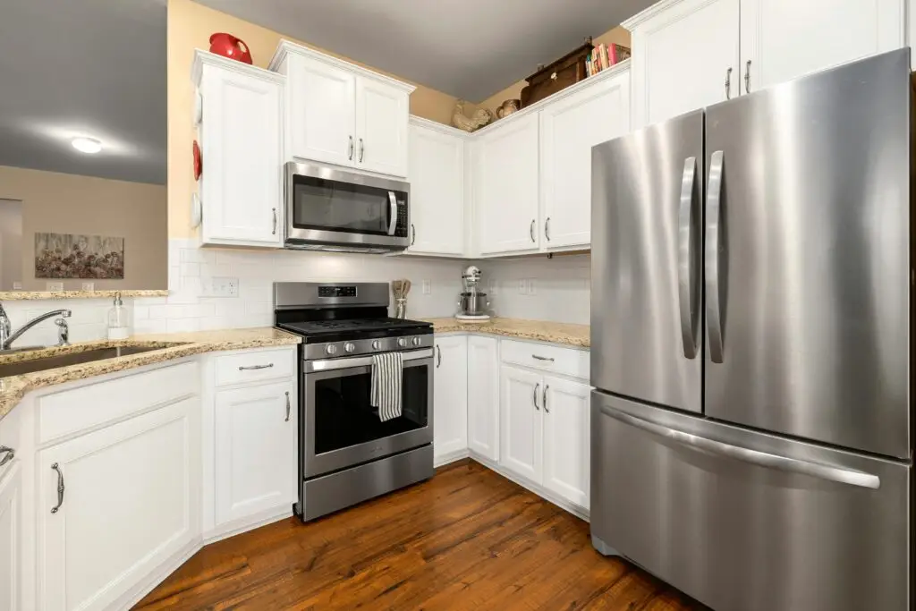 white kitchen